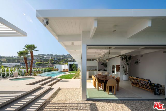 1227 Tellem Drive, Pacific Palisades (los Angeles), CA 90272