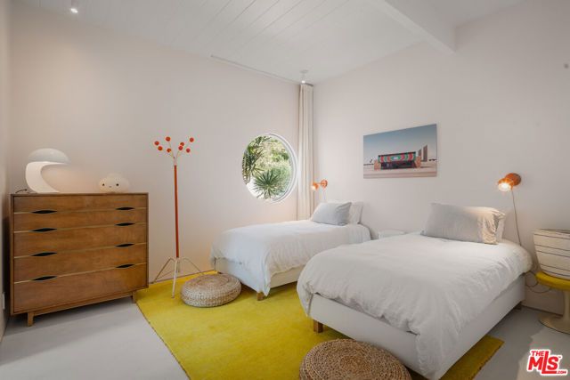 1227 Tellem Drive, Pacific Palisades (los Angeles), CA 90272