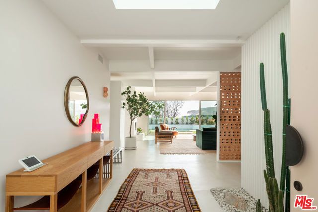 1227 Tellem Drive, Pacific Palisades (los Angeles), CA 90272