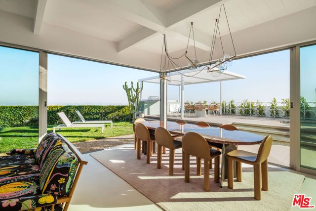 1227 Tellem Drive, Pacific Palisades (los Angeles), CA 90272