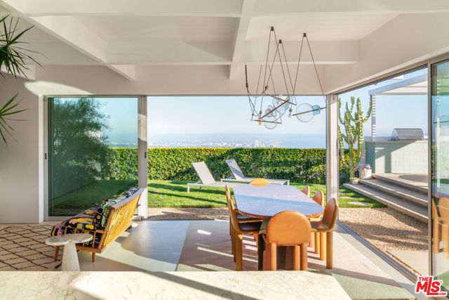 1227 Tellem Drive, Pacific Palisades (los Angeles), CA 90272