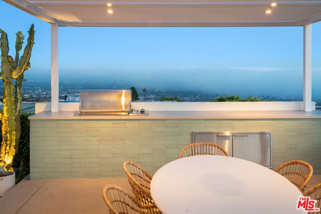 1227 Tellem Drive, Pacific Palisades (los Angeles), CA 90272