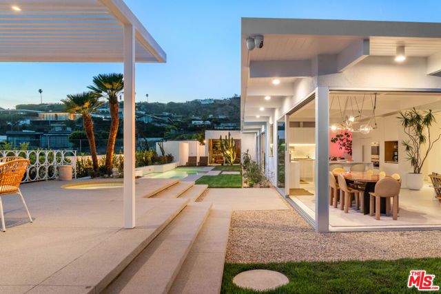 1227 Tellem Drive, Pacific Palisades (los Angeles), CA 90272