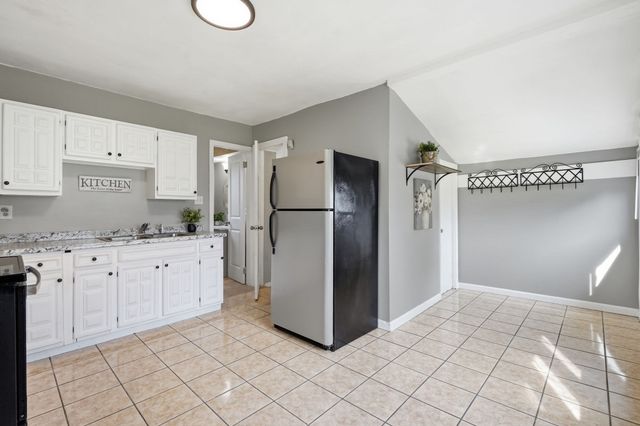 66 Upland, Springfield, MA 01104