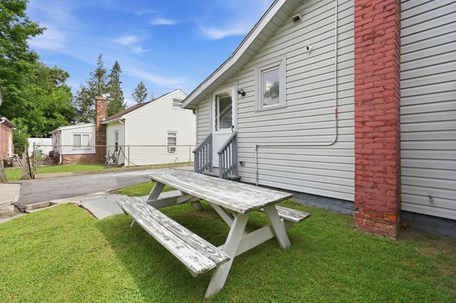 66 Upland, Springfield, MA 01104