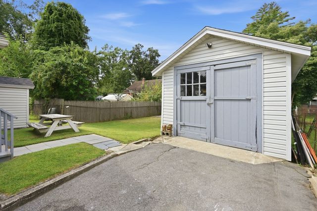 66 Upland, Springfield, MA 01104