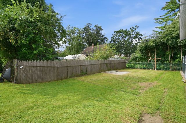 66 Upland, Springfield, MA 01104