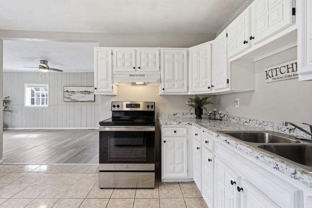 66 Upland, Springfield, MA 01104