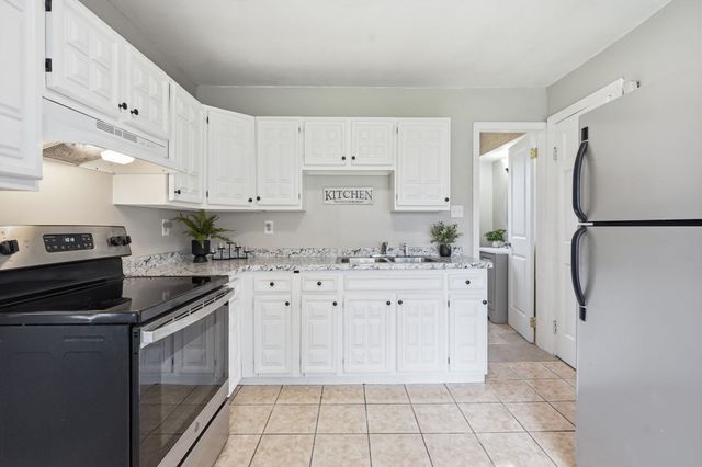 66 Upland, Springfield, MA 01104