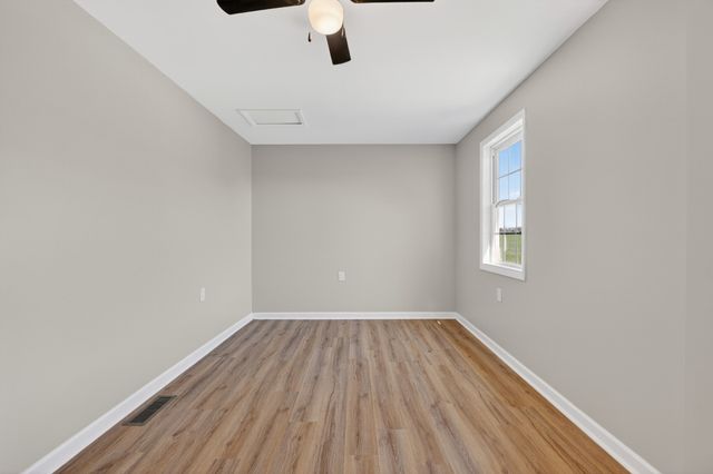 33 Tucker Ln, Taft, TN 38488