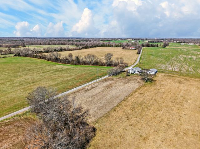 33 Tucker Ln, Taft, TN 38488