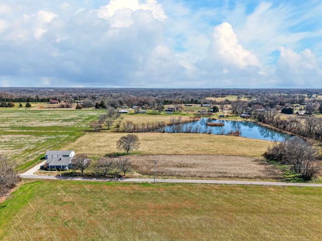 33 Tucker Ln, Taft, TN 38488