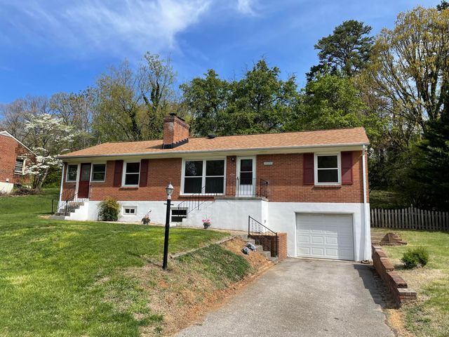 4435 Summit DR, Roanoke, VA 24017