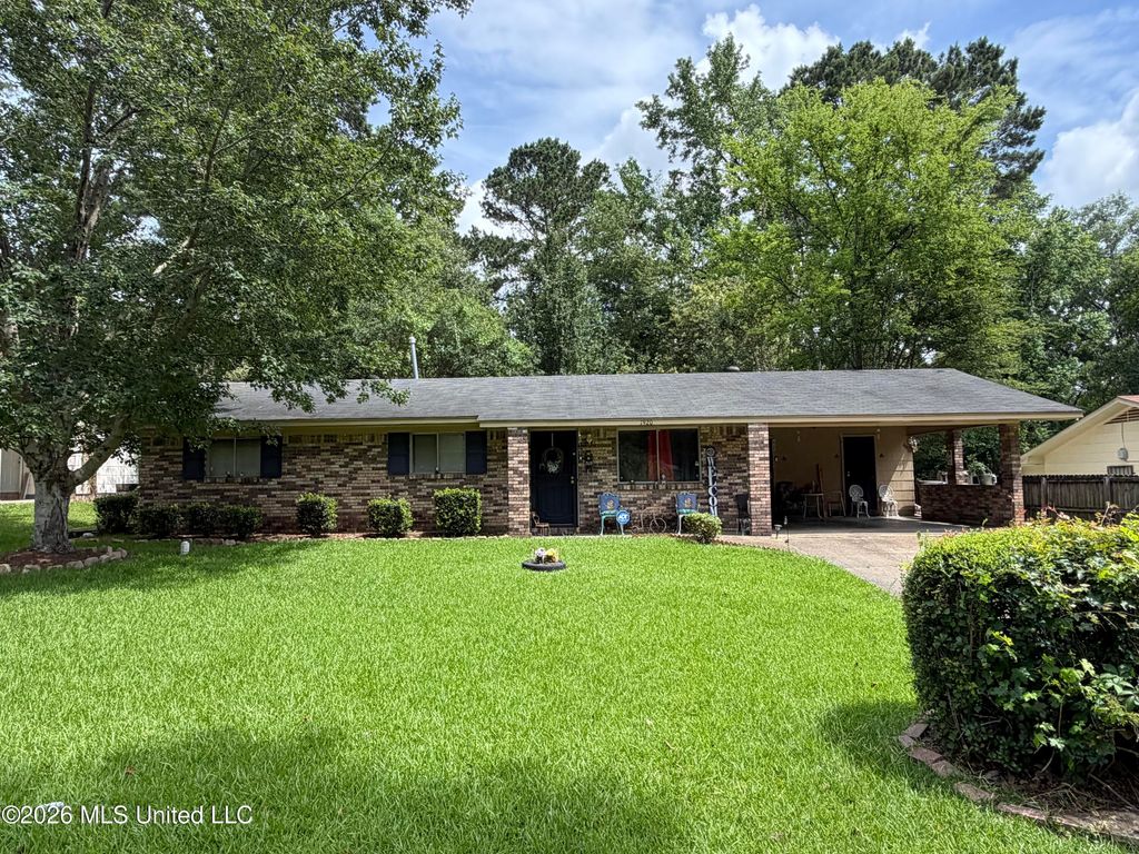 1920 Bienville Drive, Jackson, MS 39212