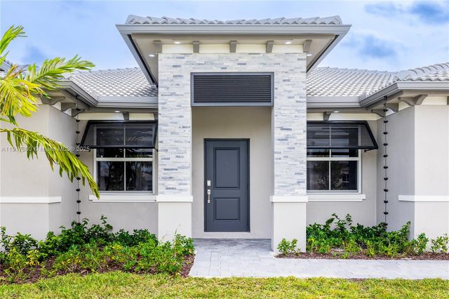 13218 SW 189th Ter, Miami, FL 33177