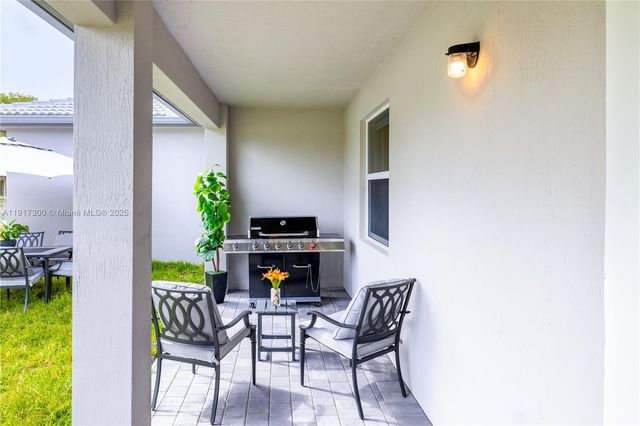 13218 SW 189th Ter, Miami, FL 33177