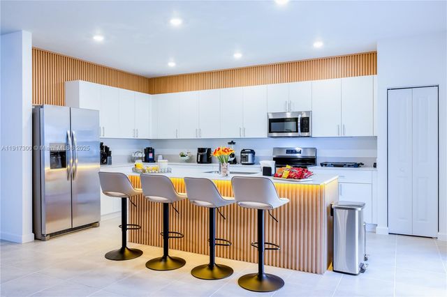 13218 SW 189th Ter, Miami, FL 33177