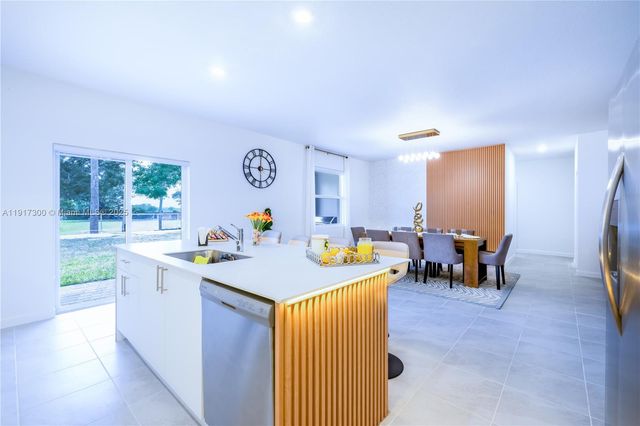 13218 SW 189th Ter, Miami, FL 33177