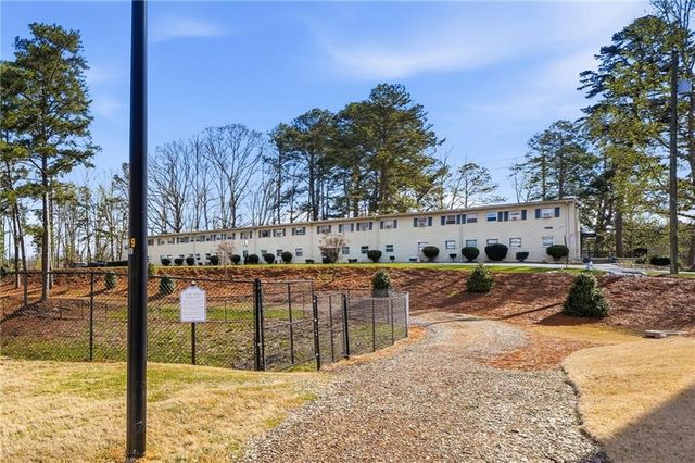 2160 Lanier Harbor Point, Buford, GA 30518