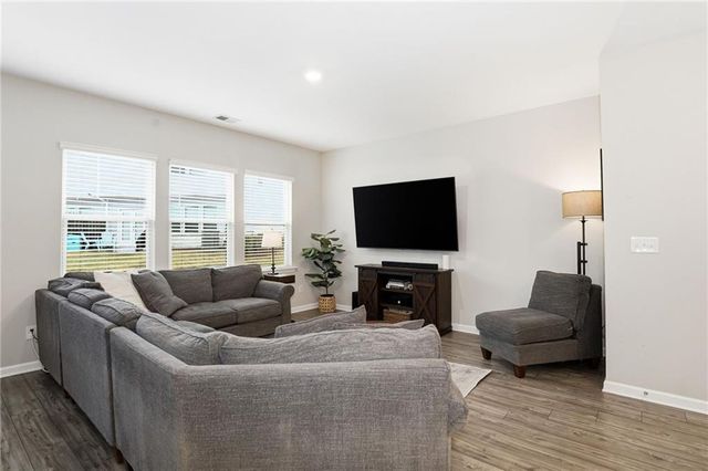 2160 Lanier Harbor Point, Buford, GA 30518