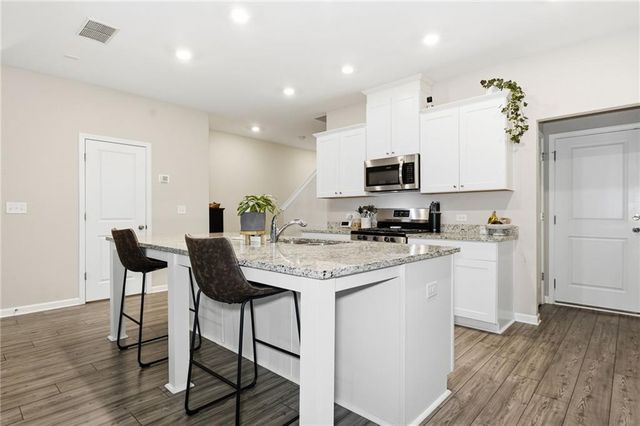 2160 Lanier Harbor Point, Buford, GA 30518