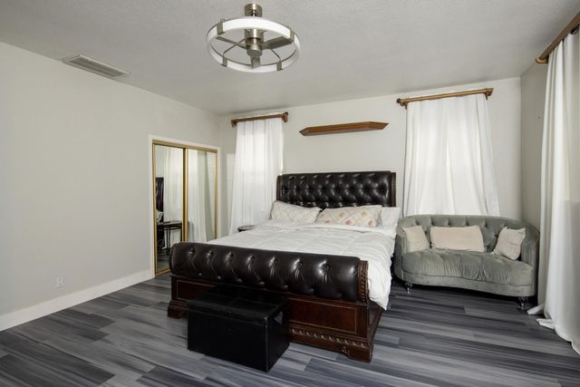 3200 Brookstone Dr, Turlock, CA 95382