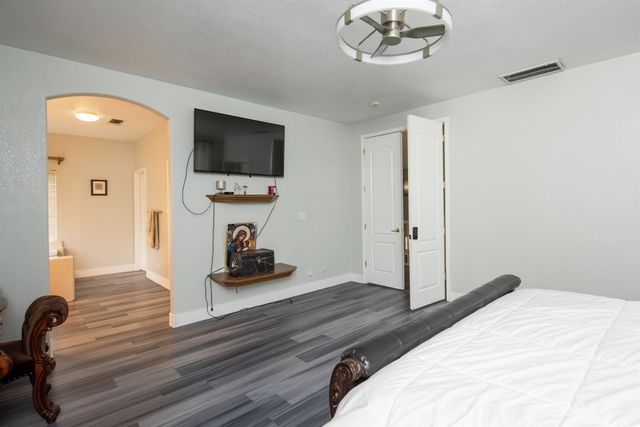 3200 Brookstone Dr, Turlock, CA 95382