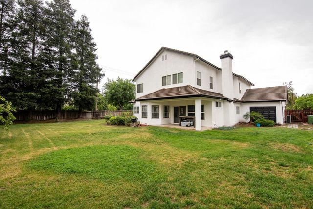 3200 Brookstone Dr, Turlock, CA 95382