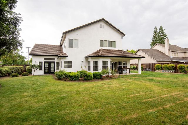 3200 Brookstone Dr, Turlock, CA 95382