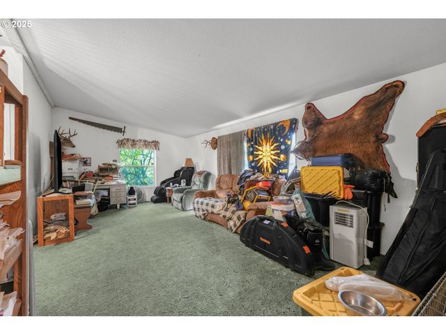 19807 S HIGHWAY 211, Colton, OR 97017