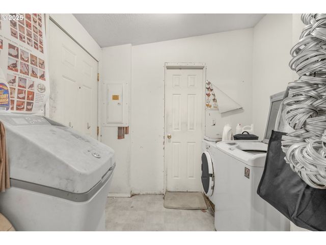 19807 S HIGHWAY 211, Colton, OR 97017