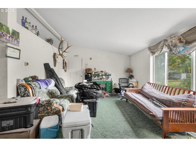 19807 S HIGHWAY 211, Colton, OR 97017