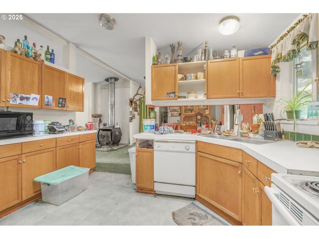 19807 S HIGHWAY 211, Colton, OR 97017