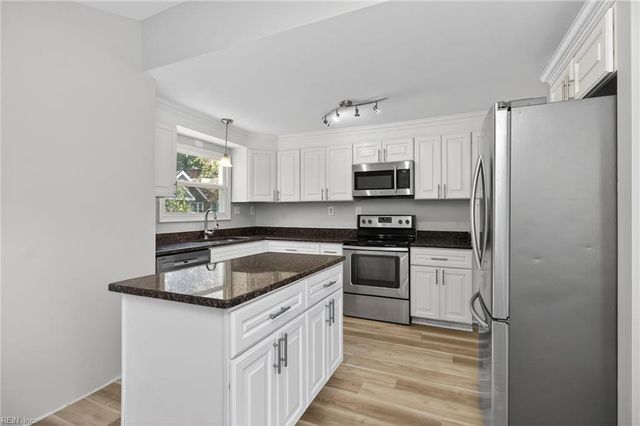 2902 Morrison PL, Chesapeake, VA 23324