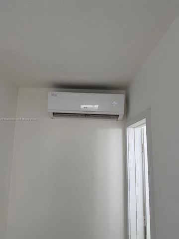 831 NW 1st Ave 4, Fort Lauderdale, FL 33311