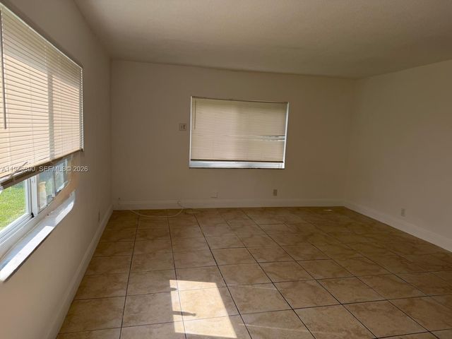 831 NW 1st Ave 4, Fort Lauderdale, FL 33311