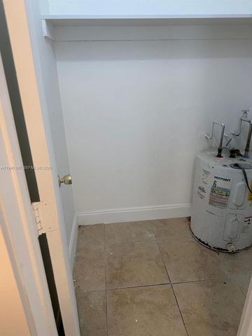 831 NW 1st Ave 4, Fort Lauderdale, FL 33311