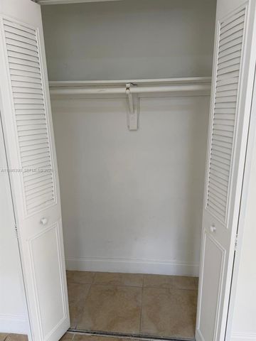 831 NW 1st Ave 4, Fort Lauderdale, FL 33311