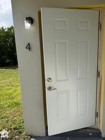 831 NW 1st Ave 4, Fort Lauderdale, FL 33311