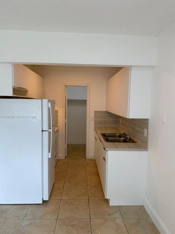 831 NW 1st Ave 4, Fort Lauderdale, FL 33311