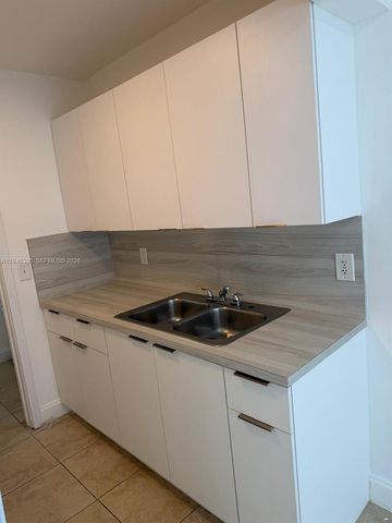 831 NW 1st Ave 4, Fort Lauderdale, FL 33311