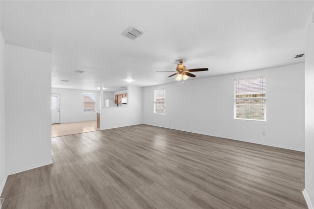 8421 Cotton Valley Lane, Arlington, TX 76002