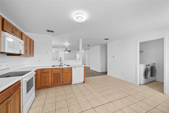 8421 Cotton Valley Lane, Arlington, TX 76002