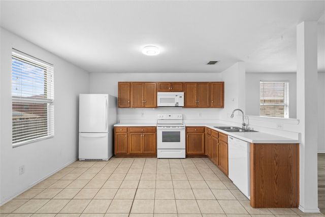 8421 Cotton Valley Lane, Arlington, TX 76002