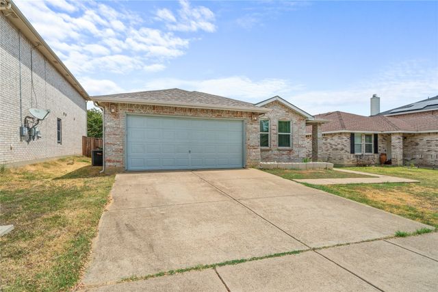8421 Cotton Valley Lane, Arlington, TX 76002
