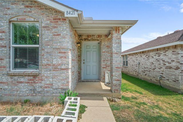 8421 Cotton Valley Lane, Arlington, TX 76002