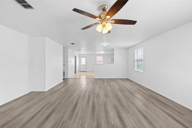 8421 Cotton Valley Lane, Arlington, TX 76002