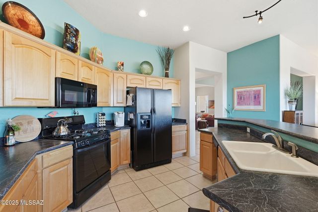 4717 S Fairfax Drive, Green Valley, AZ 85622