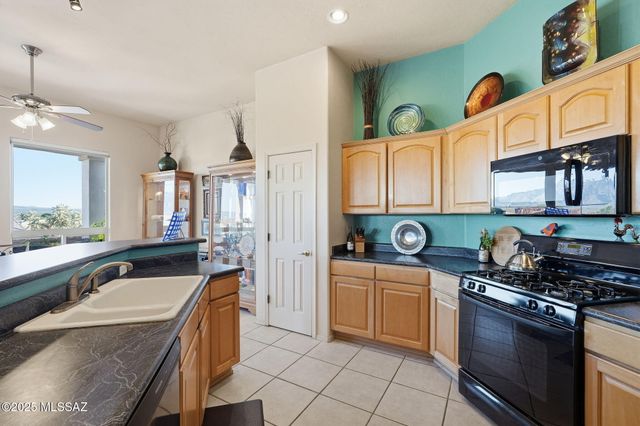 4717 S Fairfax Drive, Green Valley, AZ 85622