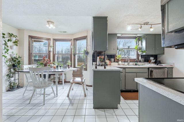 1416 Lofton Way, Fort Wayne, IN 46815